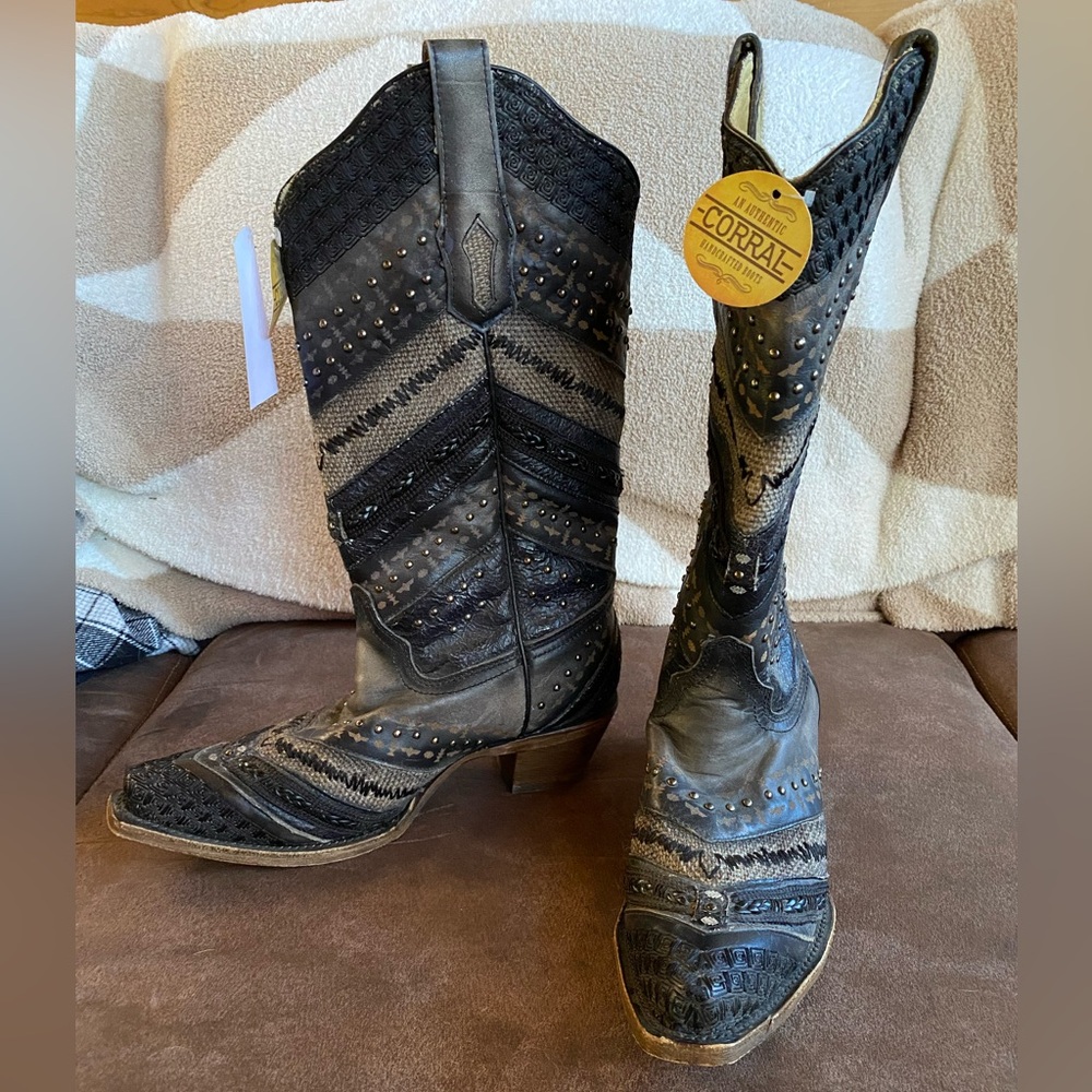 Women's Corral Cowboy Boots Size 7.5